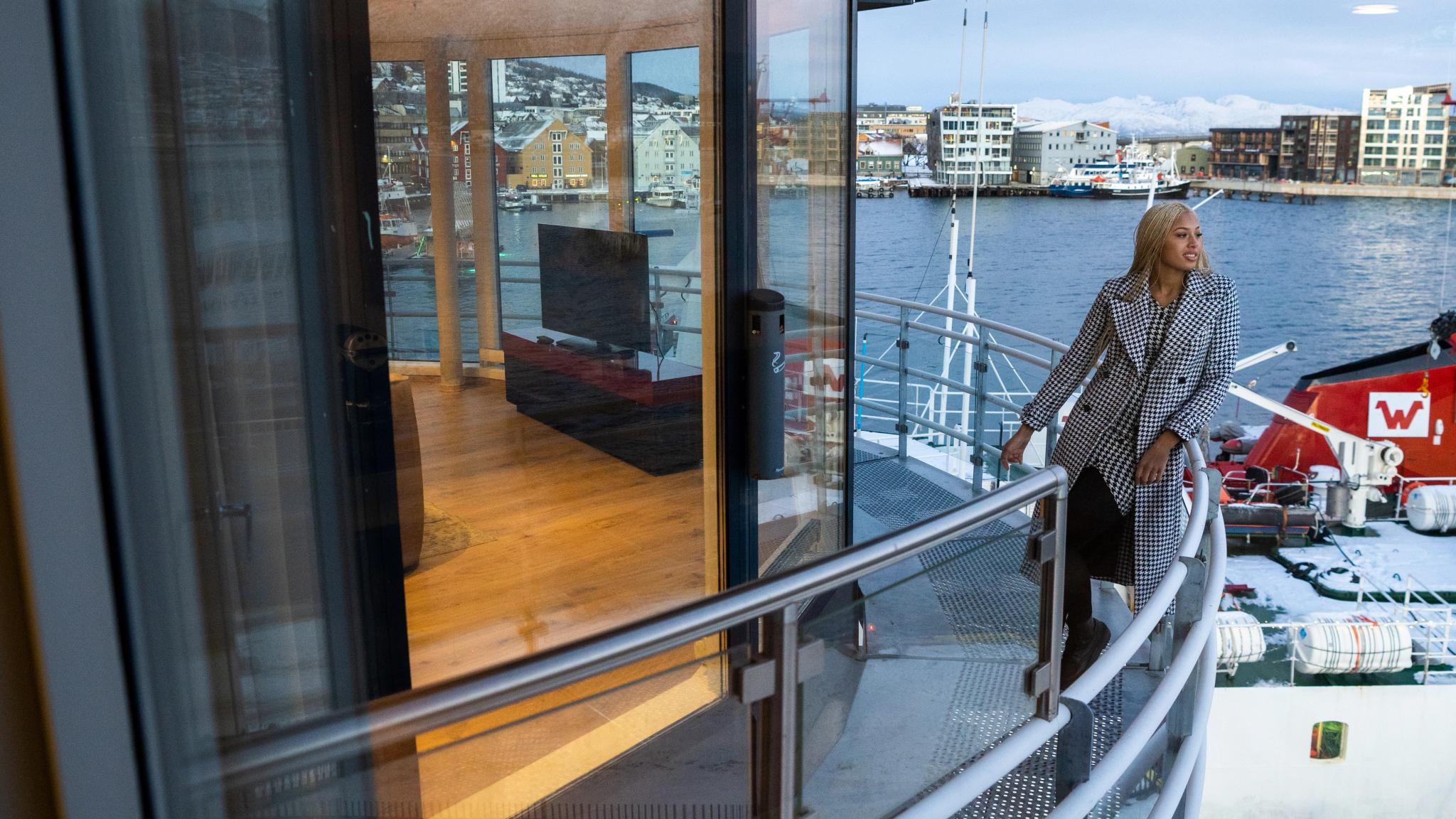 Ida Tolou i en suite på Scandic Ishavshotel