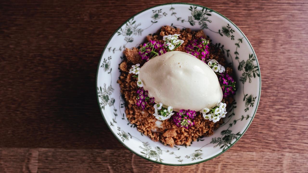 Vakker dessert servert på Mana, Trondheim