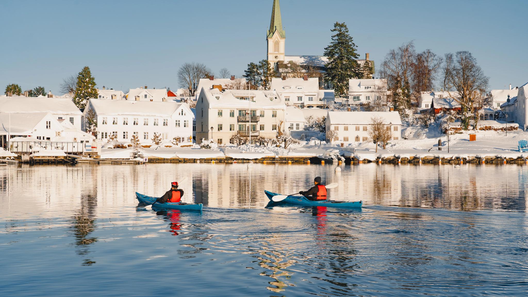 Kayaking in the archipelago in Lillesand with Padlegleden AS.