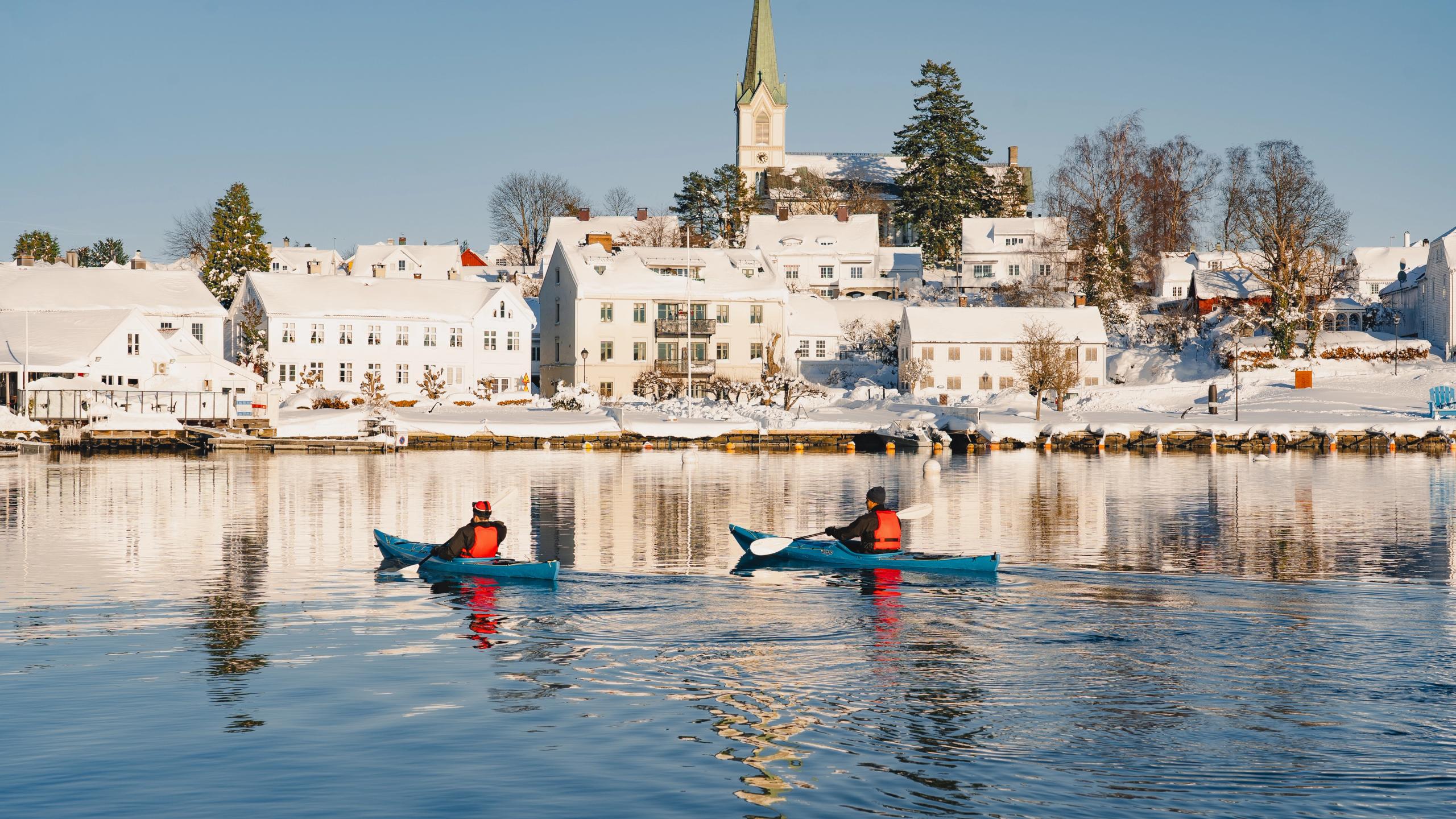 Kayaking in the archipelago in Lillesand with Padlegleden AS.