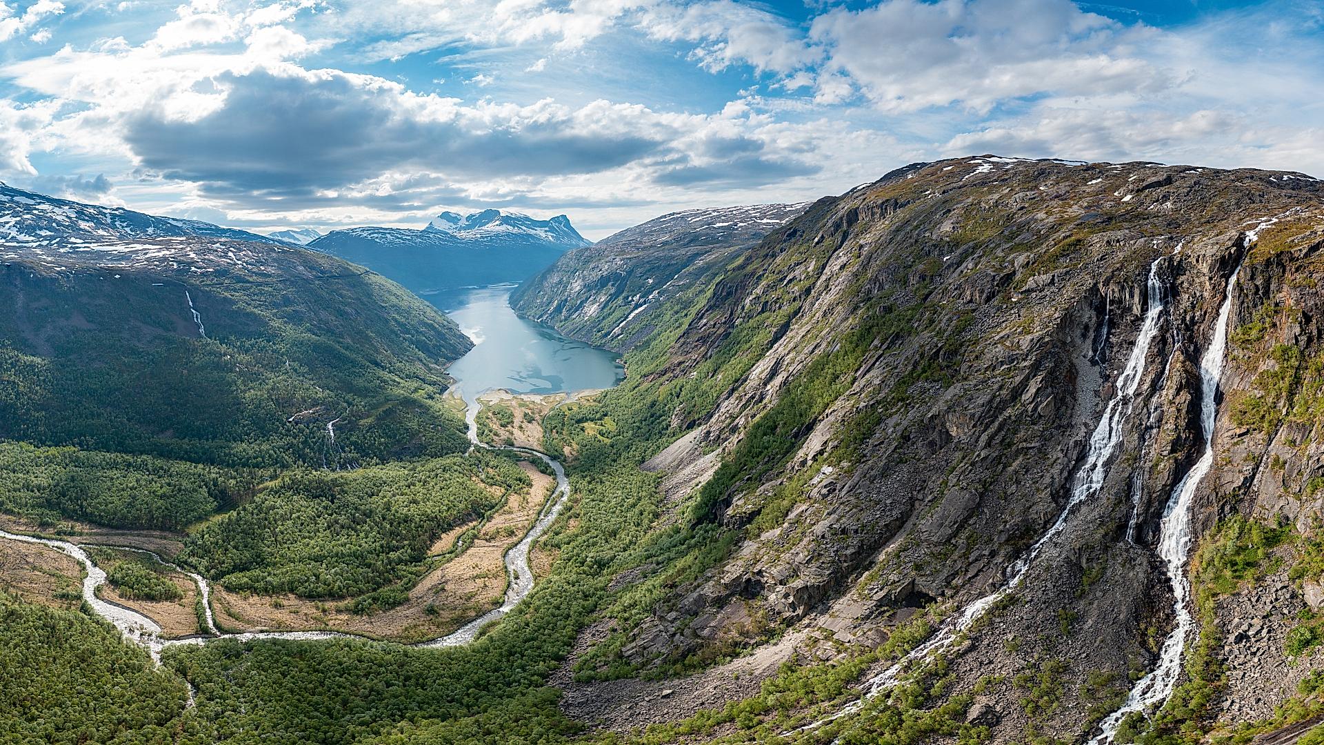Overview of Rombaksbotn from the Arctic Train