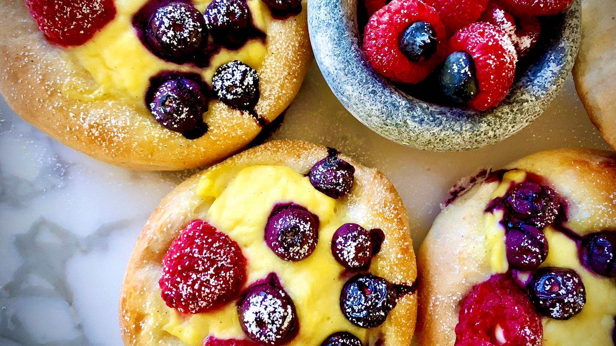 Berry buns in Norway