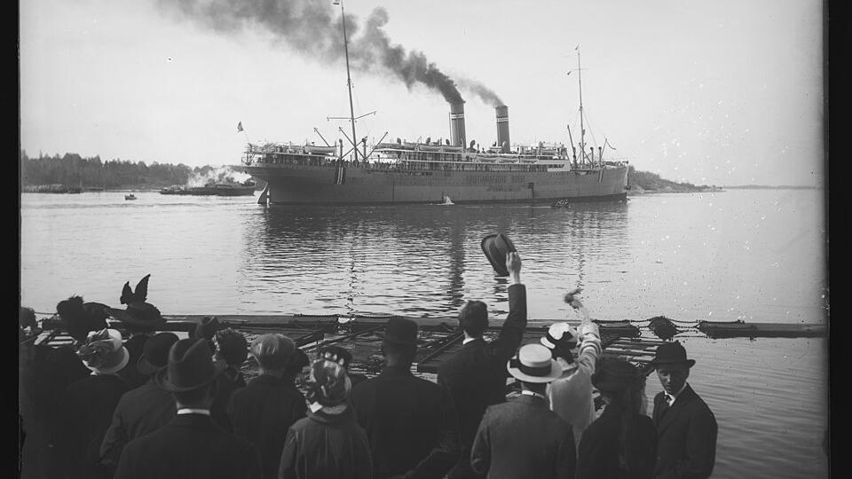 The Kristianiafjord ship leaving Kristiania (now Oslo), the capital of Norway, on its way to America during World War I