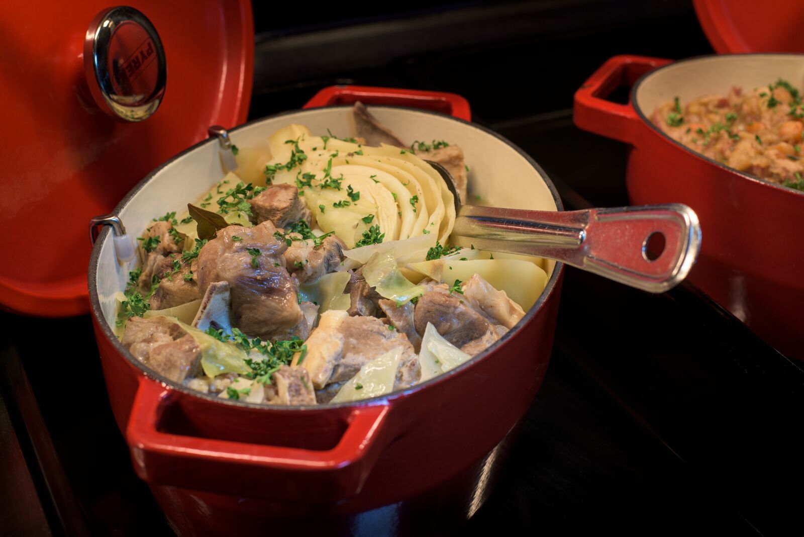 Fårikål in a pot
