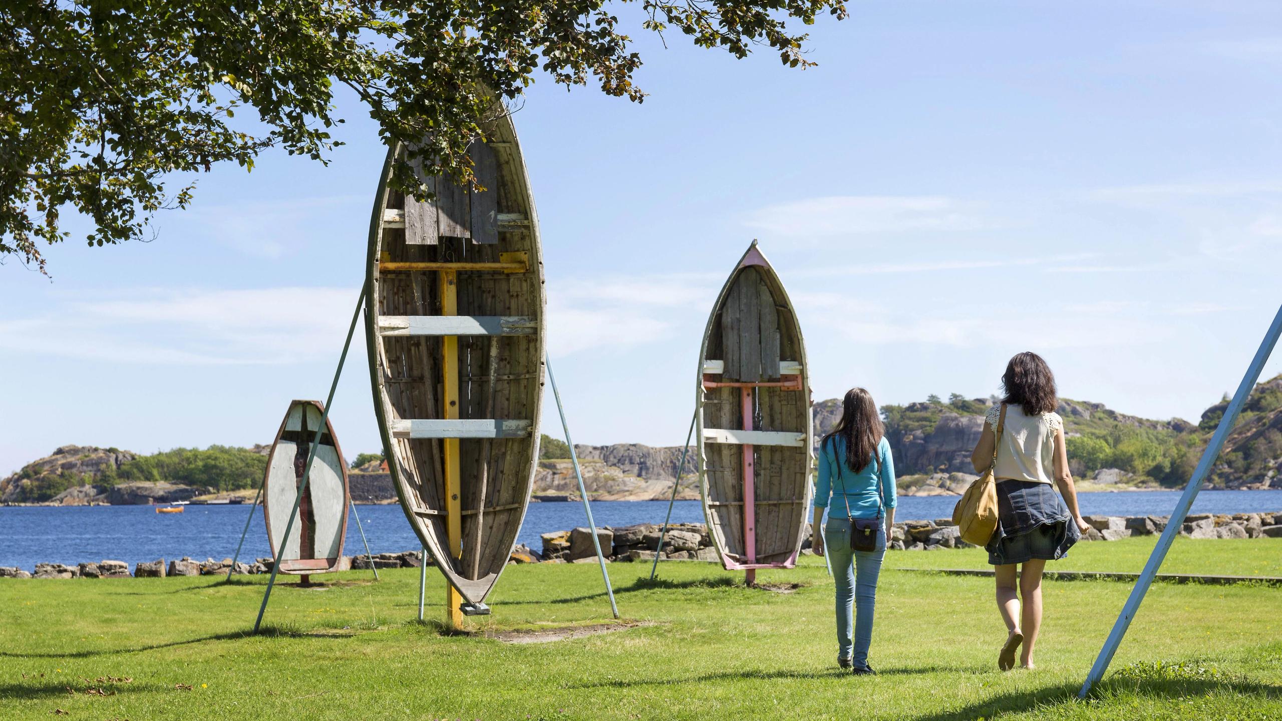 The art installation "Fredsskipene" at Fredriksvern Verft in Stavern