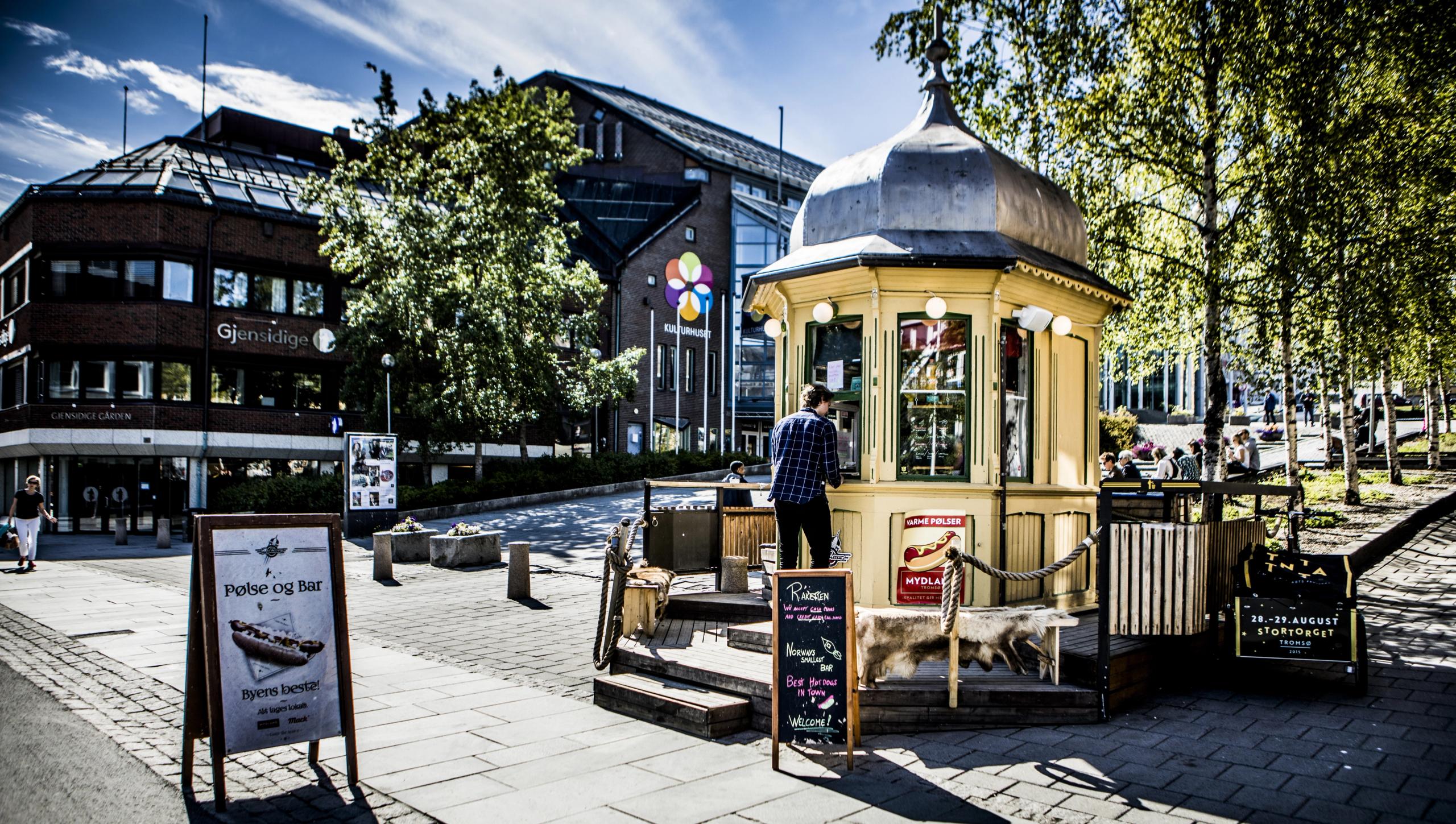 Den legendariske kiosken Raketten Bar & Pølse i Tromsø i Nord-Norge