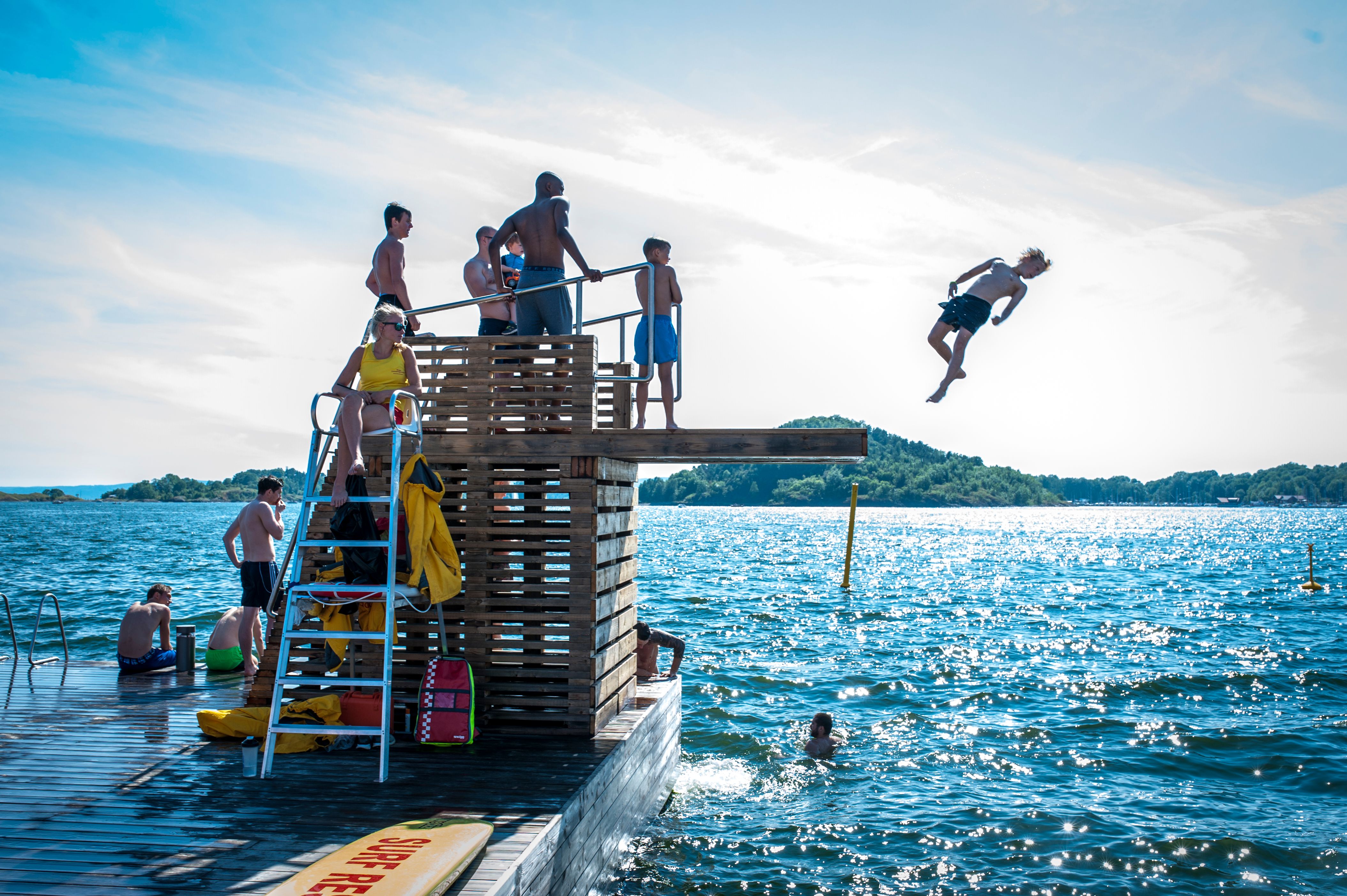 Gutt stuper i Oslofjorden