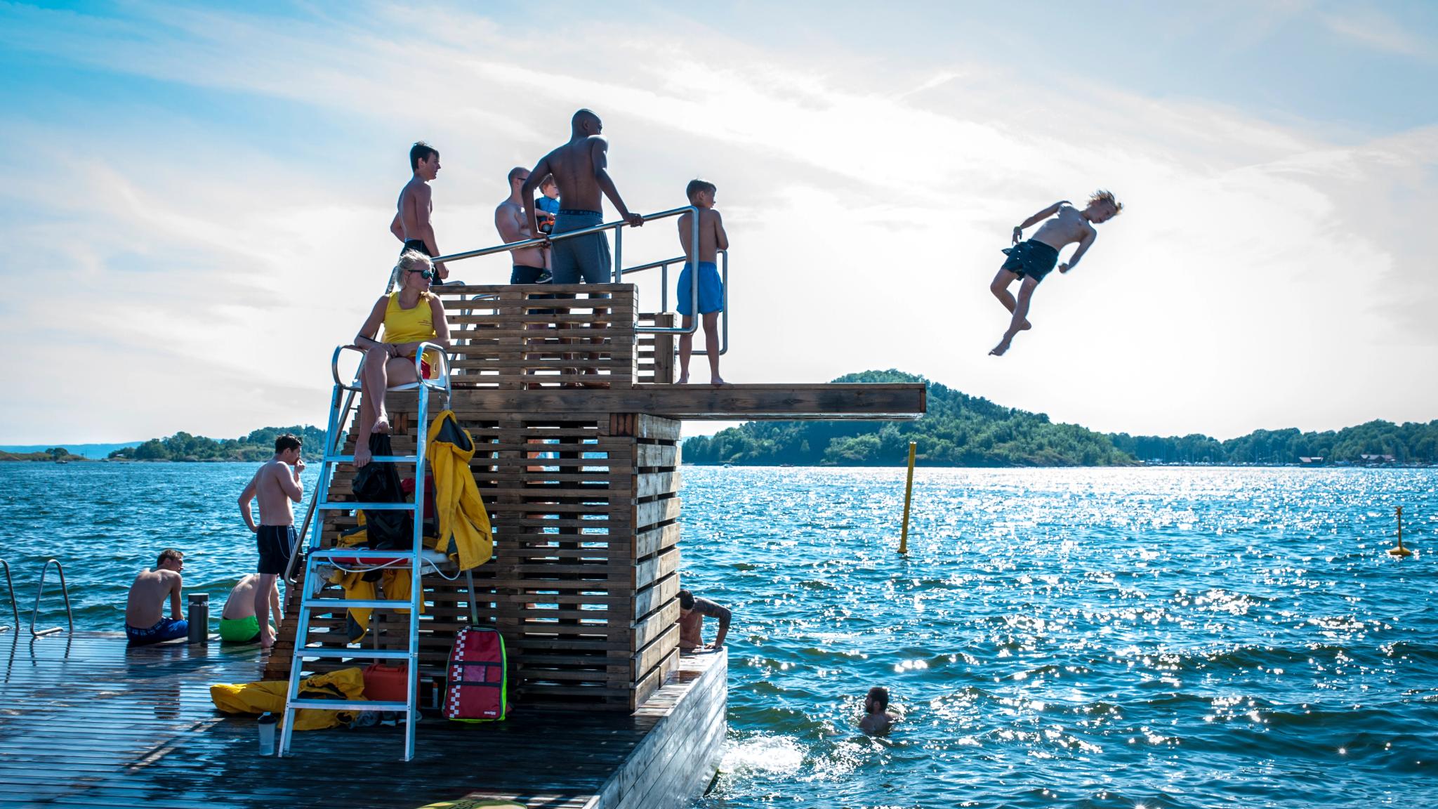 Gutt stuper i Oslofjorden