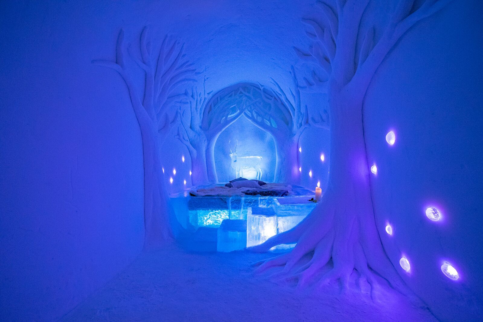 Bedroom at the Sorrisniva Igloo Hotel