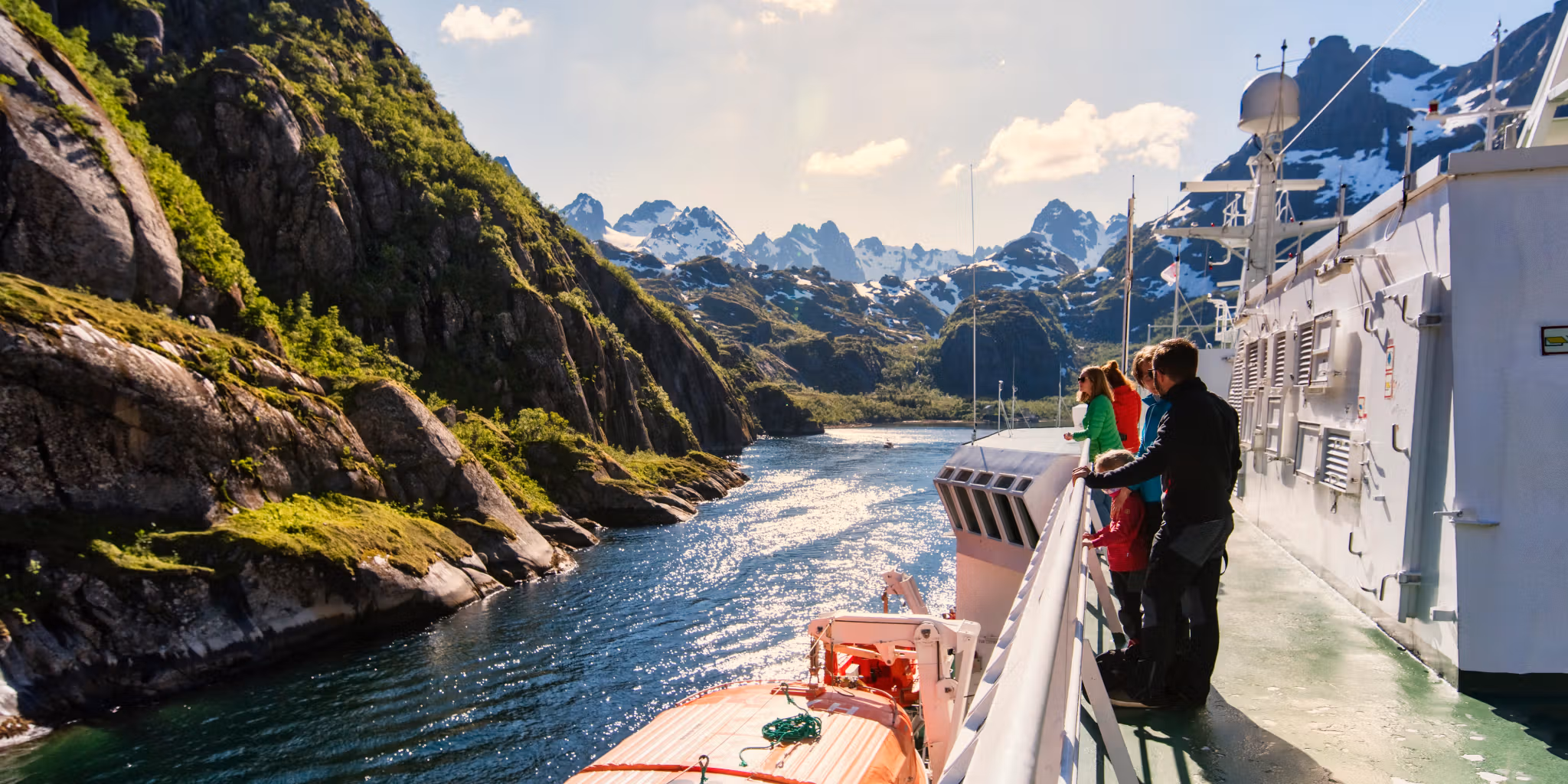 People on the Hurtigruten cruise.