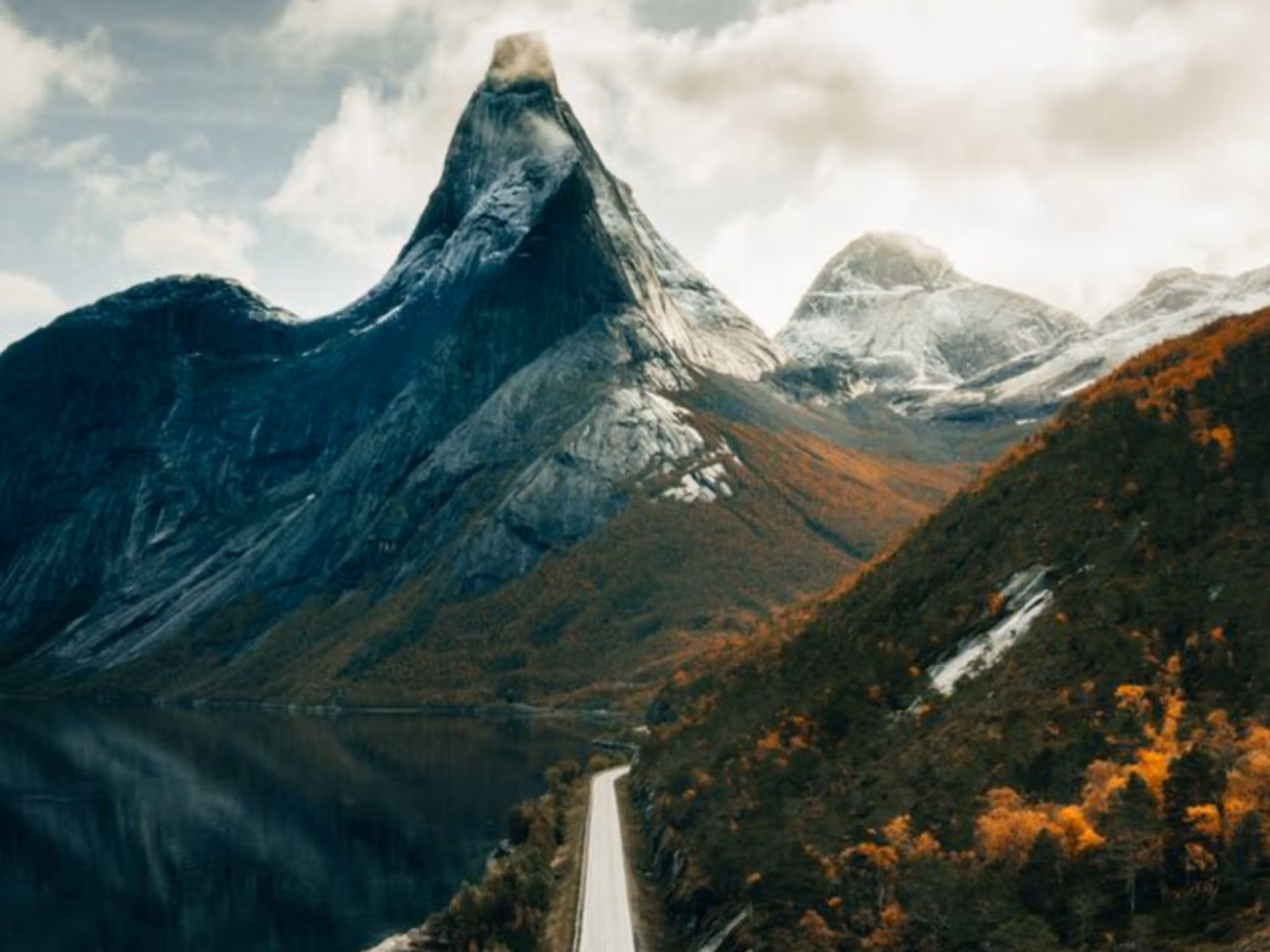 Rabbåsen in Sørreisa, Troms in beautiful autumn colors