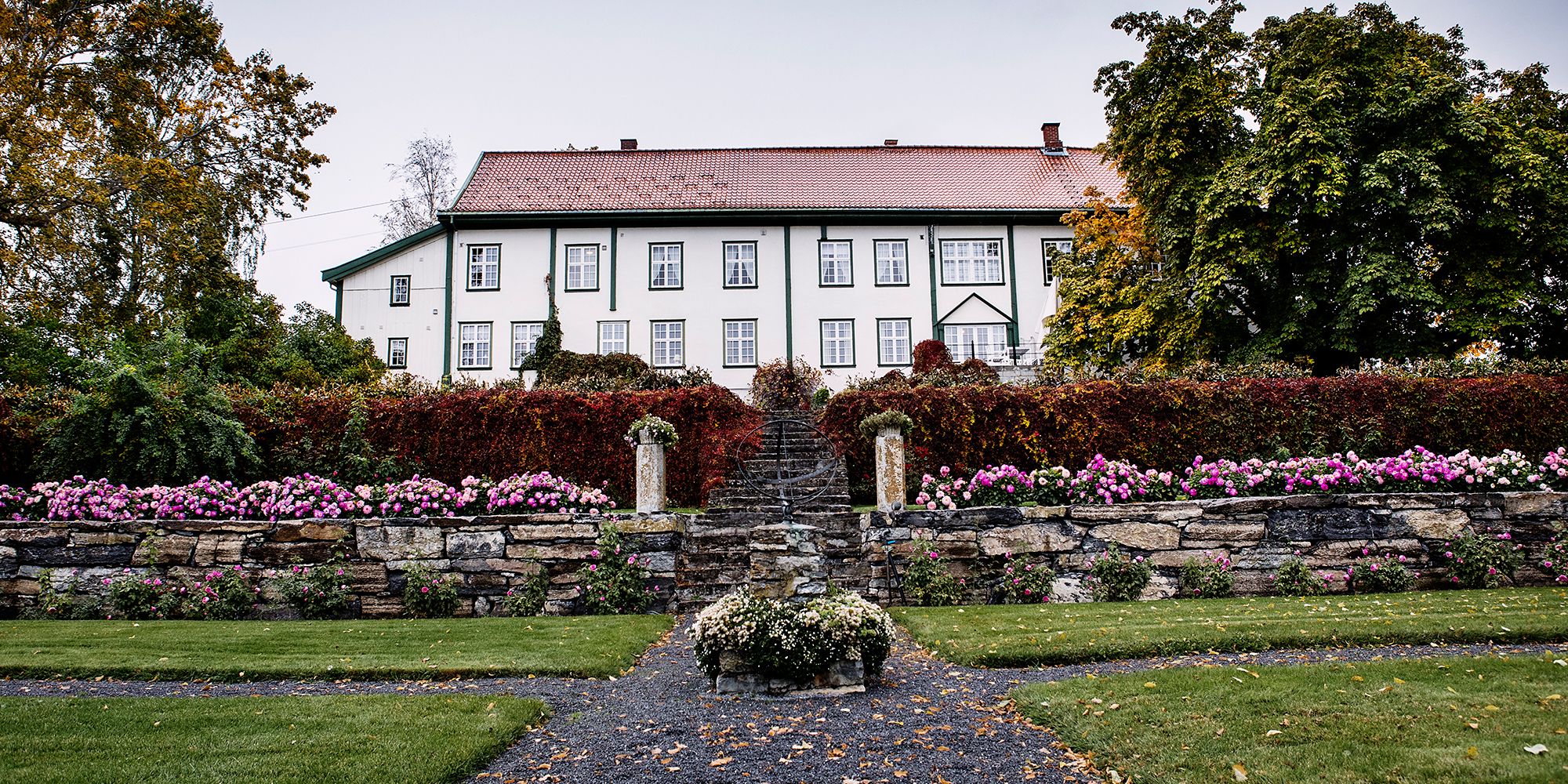 L’edificio principale di Hoel gård a Ringerike, Norvegia orientale