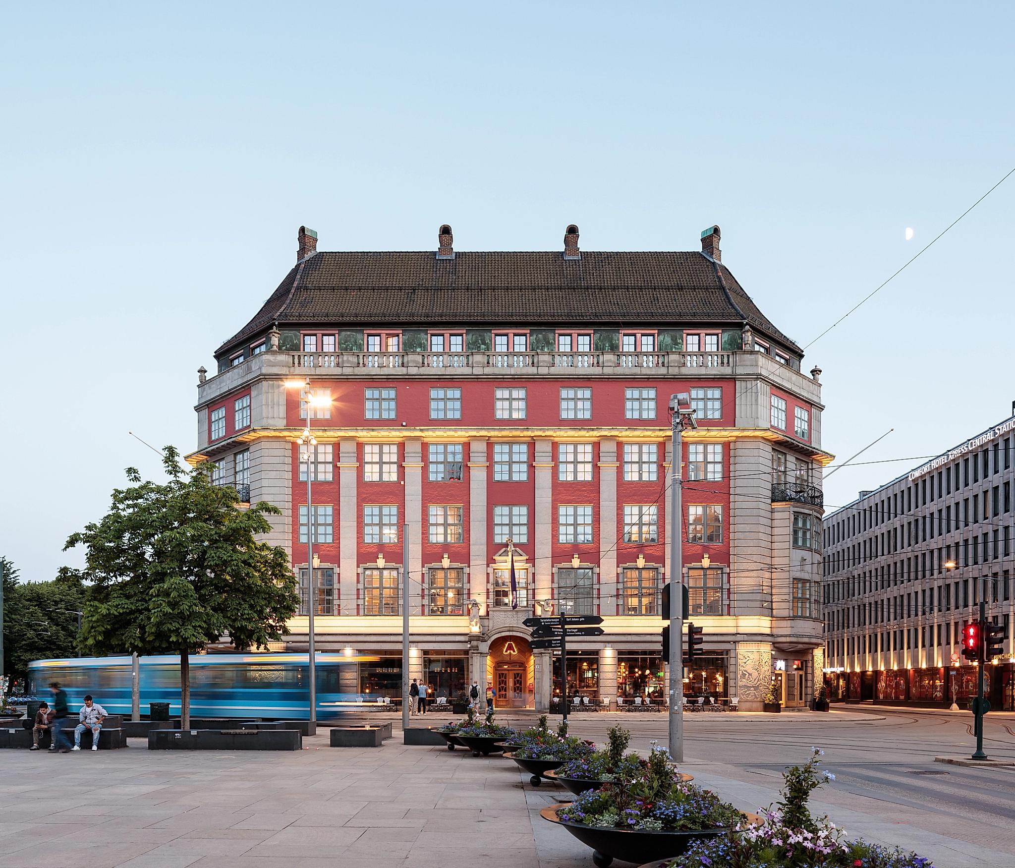 Amerikalinjen at Jernbanetorget in Oslo