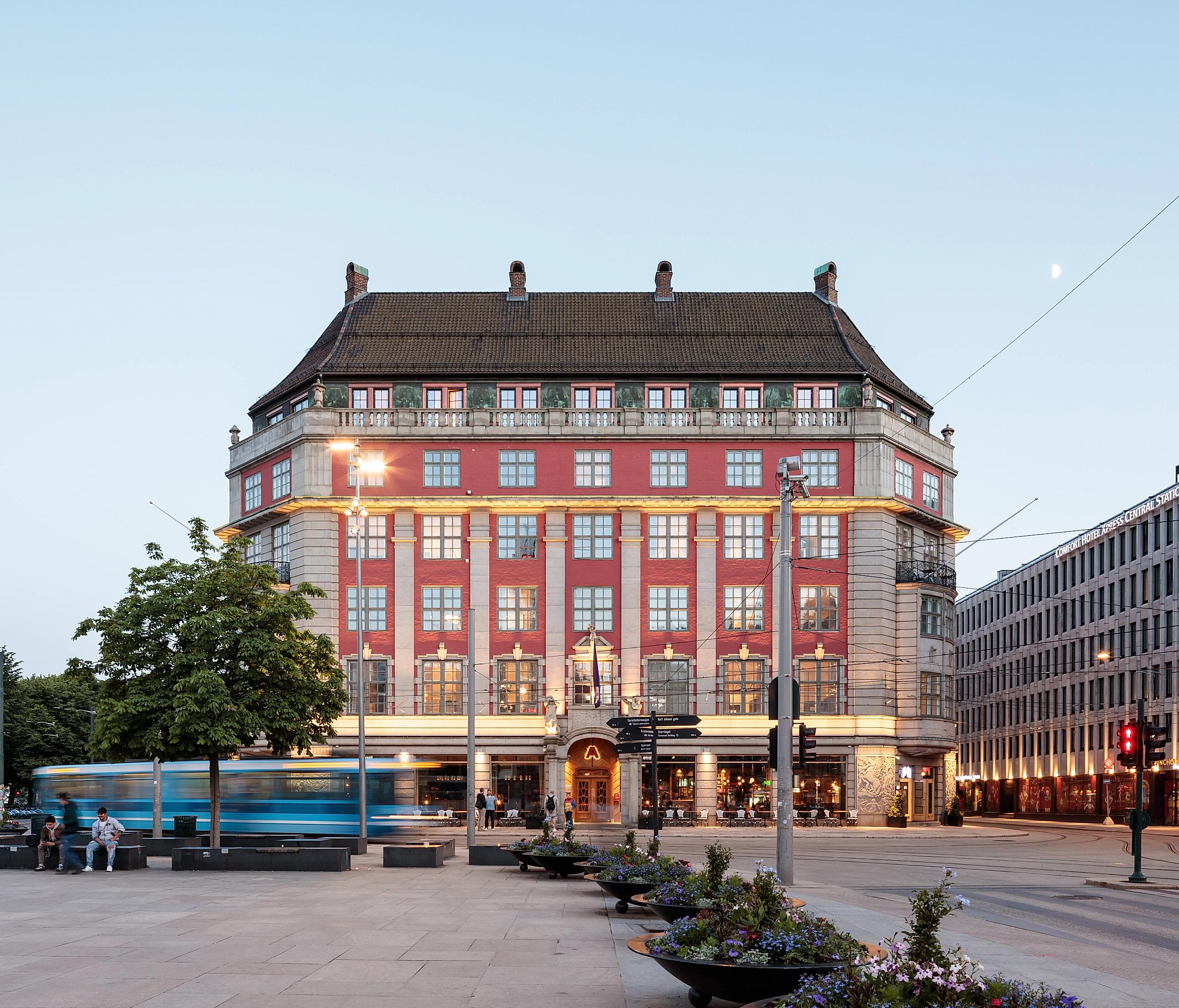 Amerikalinjen at Jernbanetorget in Oslo