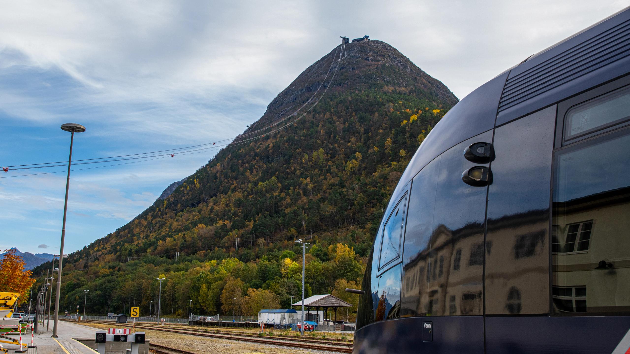 Raumabanen på Åndalsnes stasjon