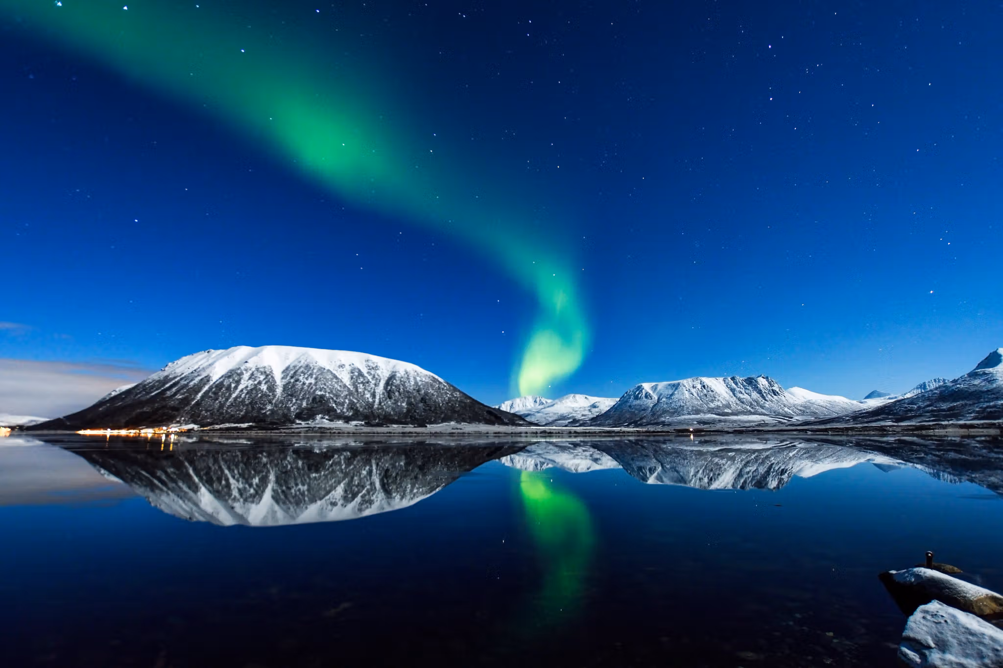 Northern lights over the Buksnesfjord in Vesterålen, Northern Norway
