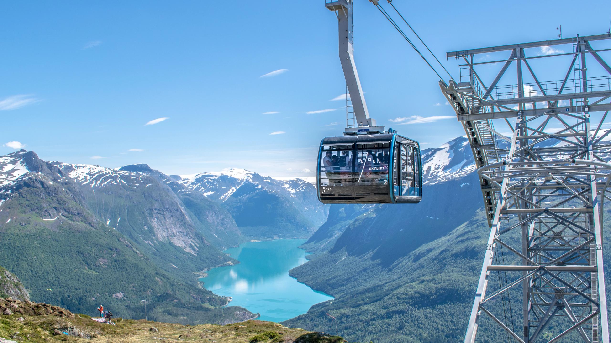 Loen skylift på en solfylt dag
