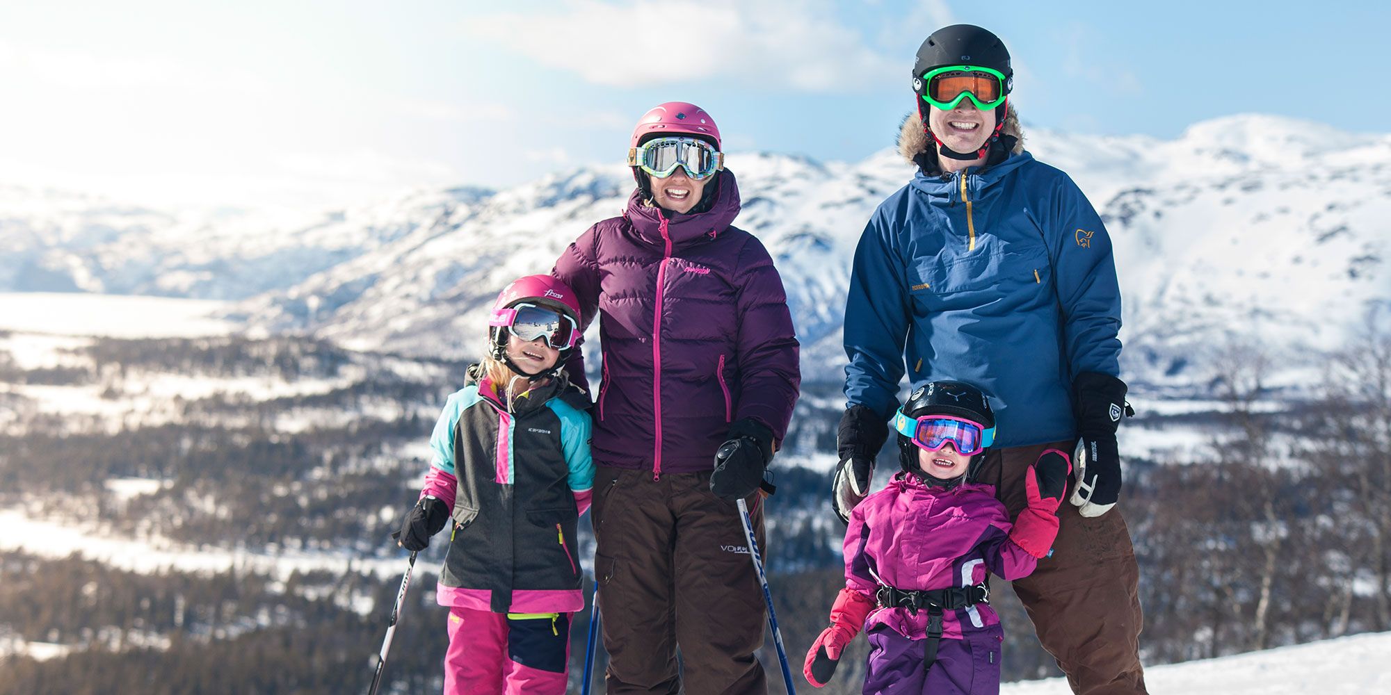 Family skiing in Rauland