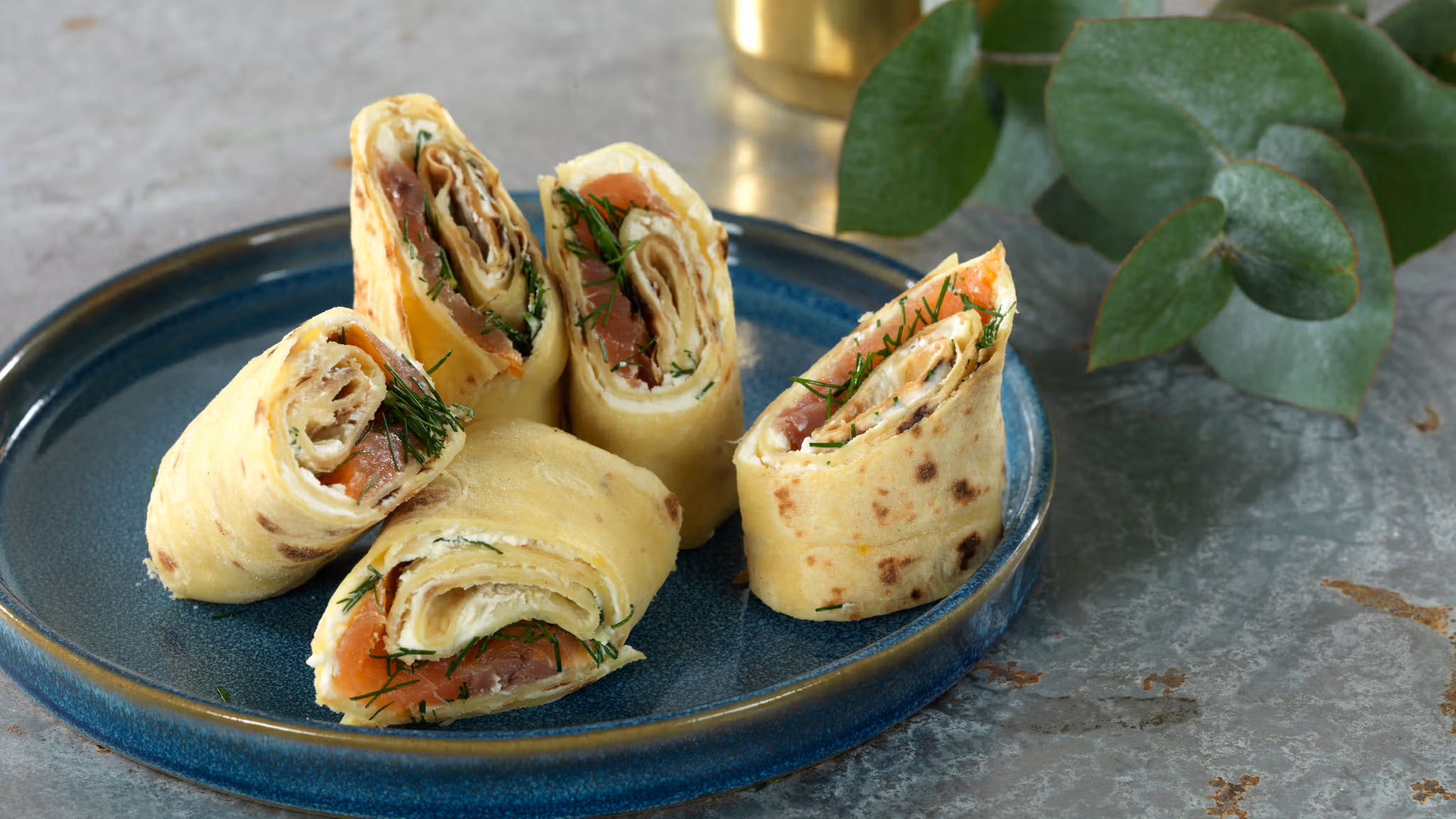 Lefse rolls with smoked salmon