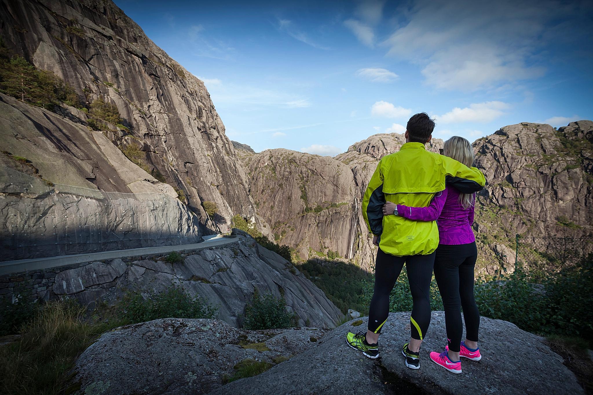 A couple in the Jøssingfjord in Sokndal.