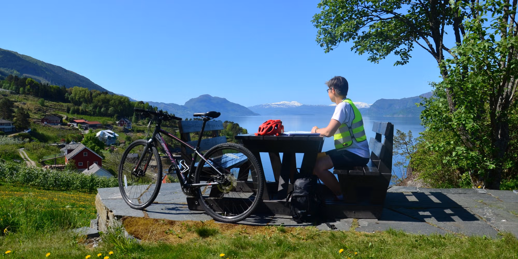 Cycling in Hardanger by Discover Norway