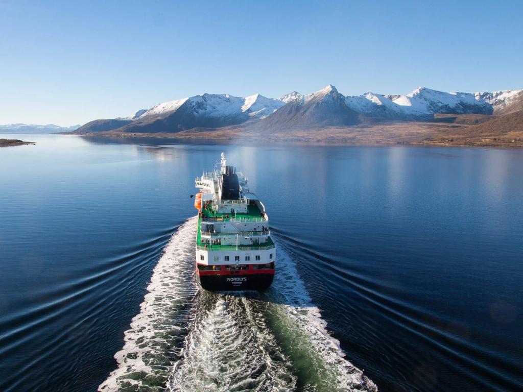 Getting around by boat | Ferries, passenger boats, and express boats in ...