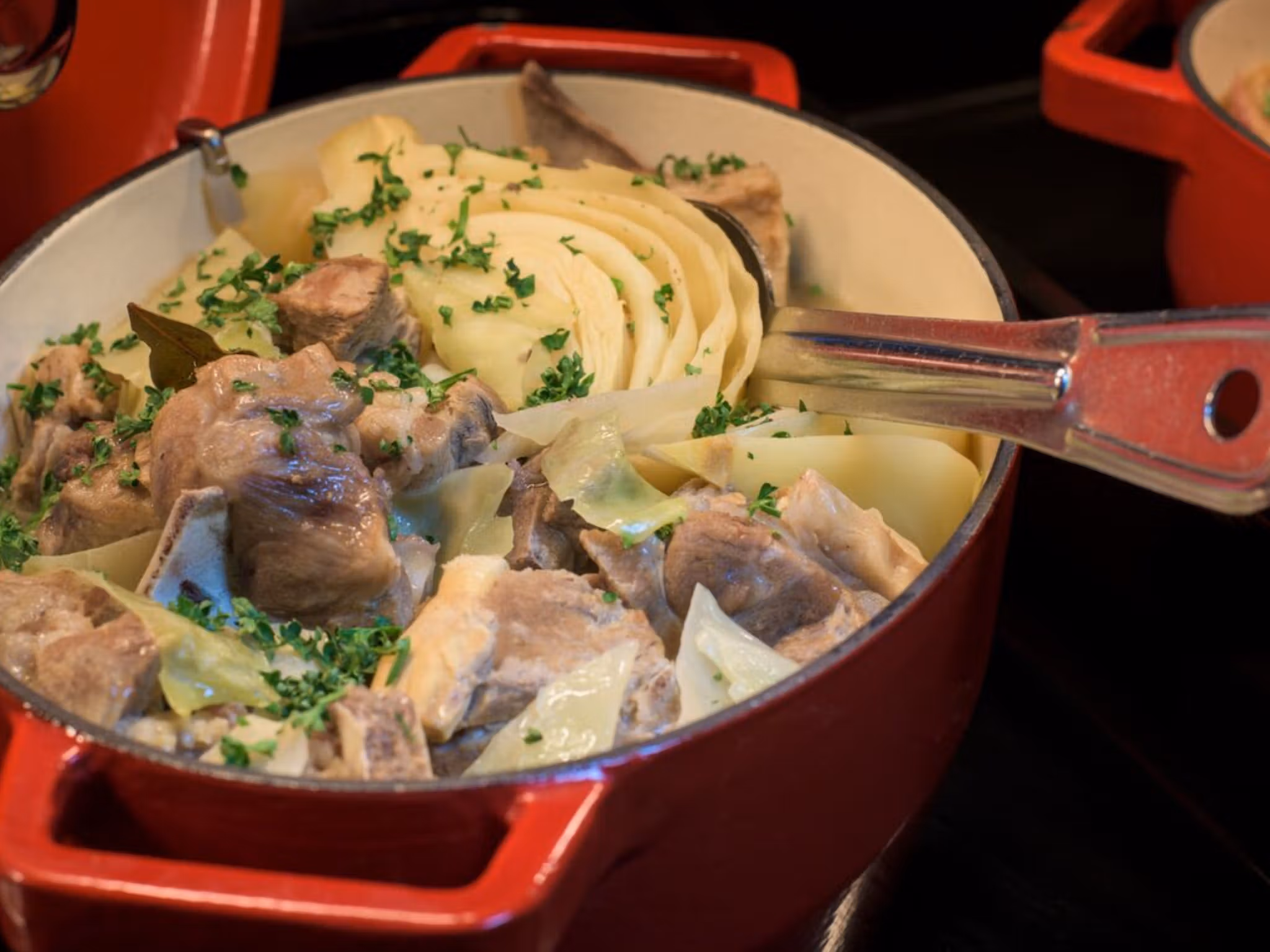 Fårikål in a pot