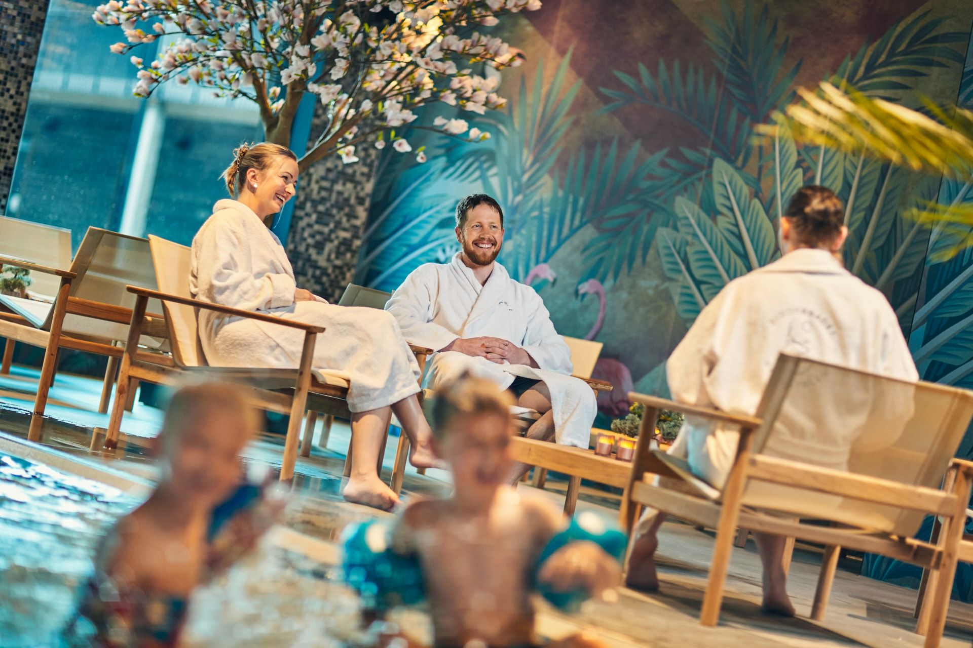 Friends enjoying Ridderbadet spa, at the hotel Riddergaarden in Beitostølen