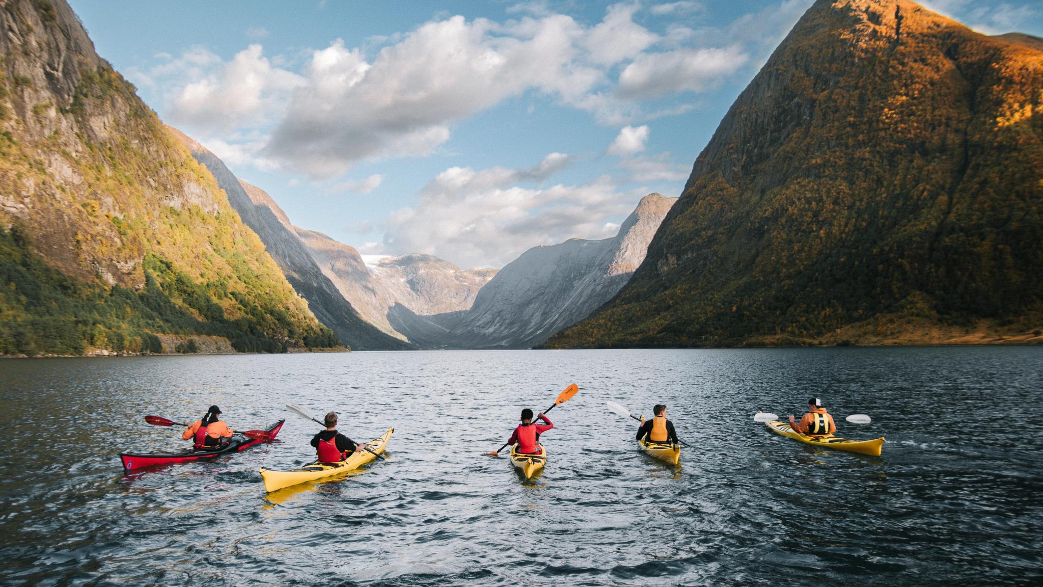 Kayak in Kjøsnesfjorden in Fjord Norway