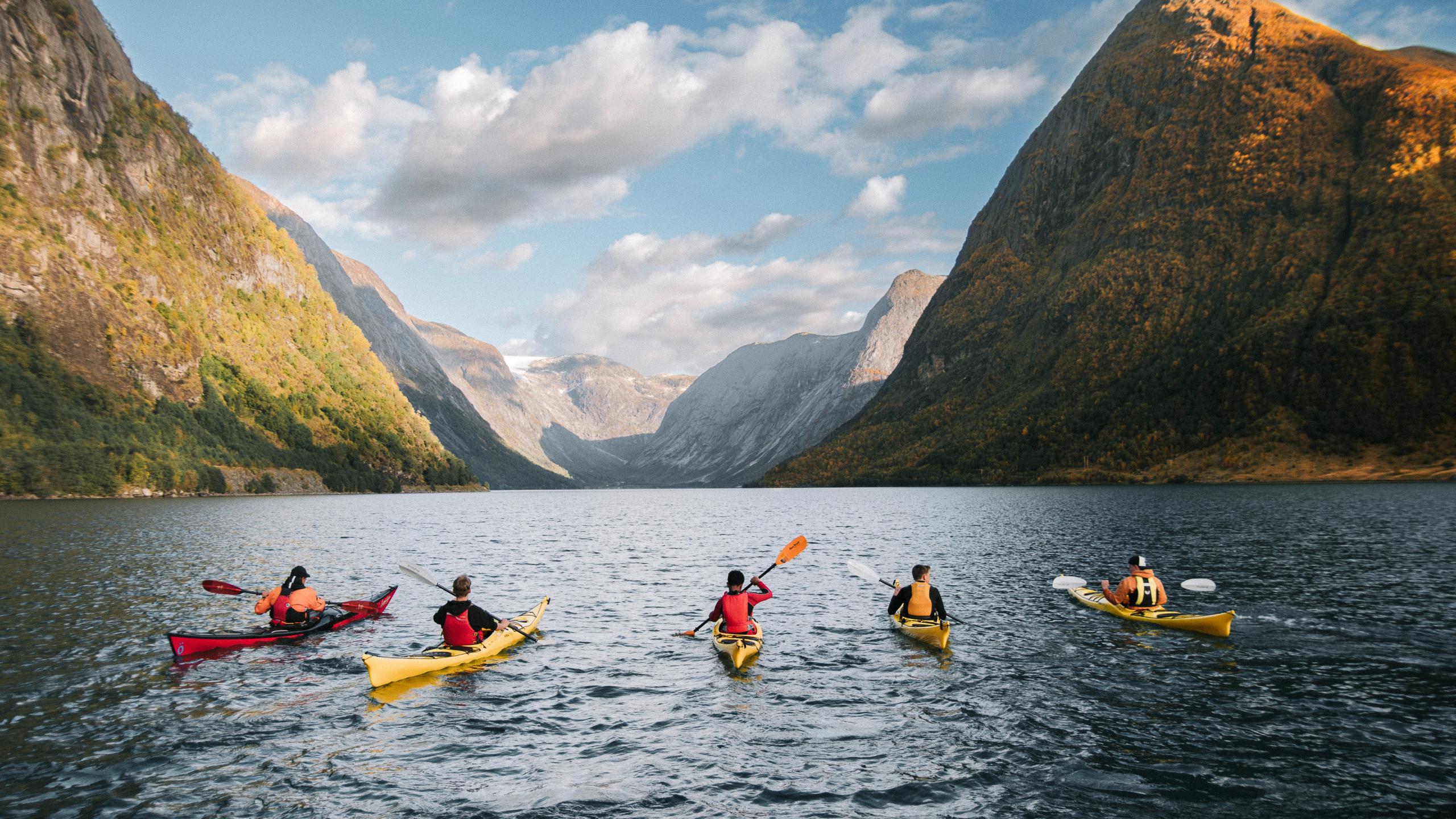 Kayak in Kjøsnesfjorden in Fjord Norway