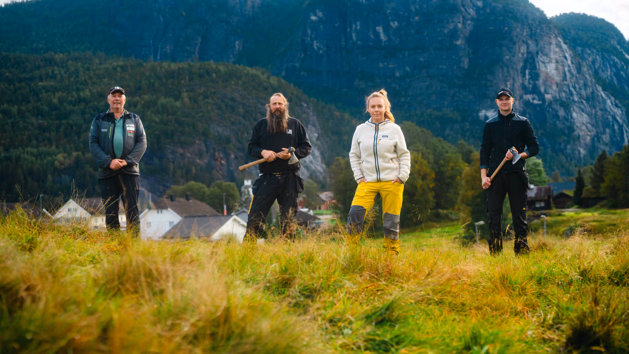 The craftsmen and project leader behind the Setesdal stave church project