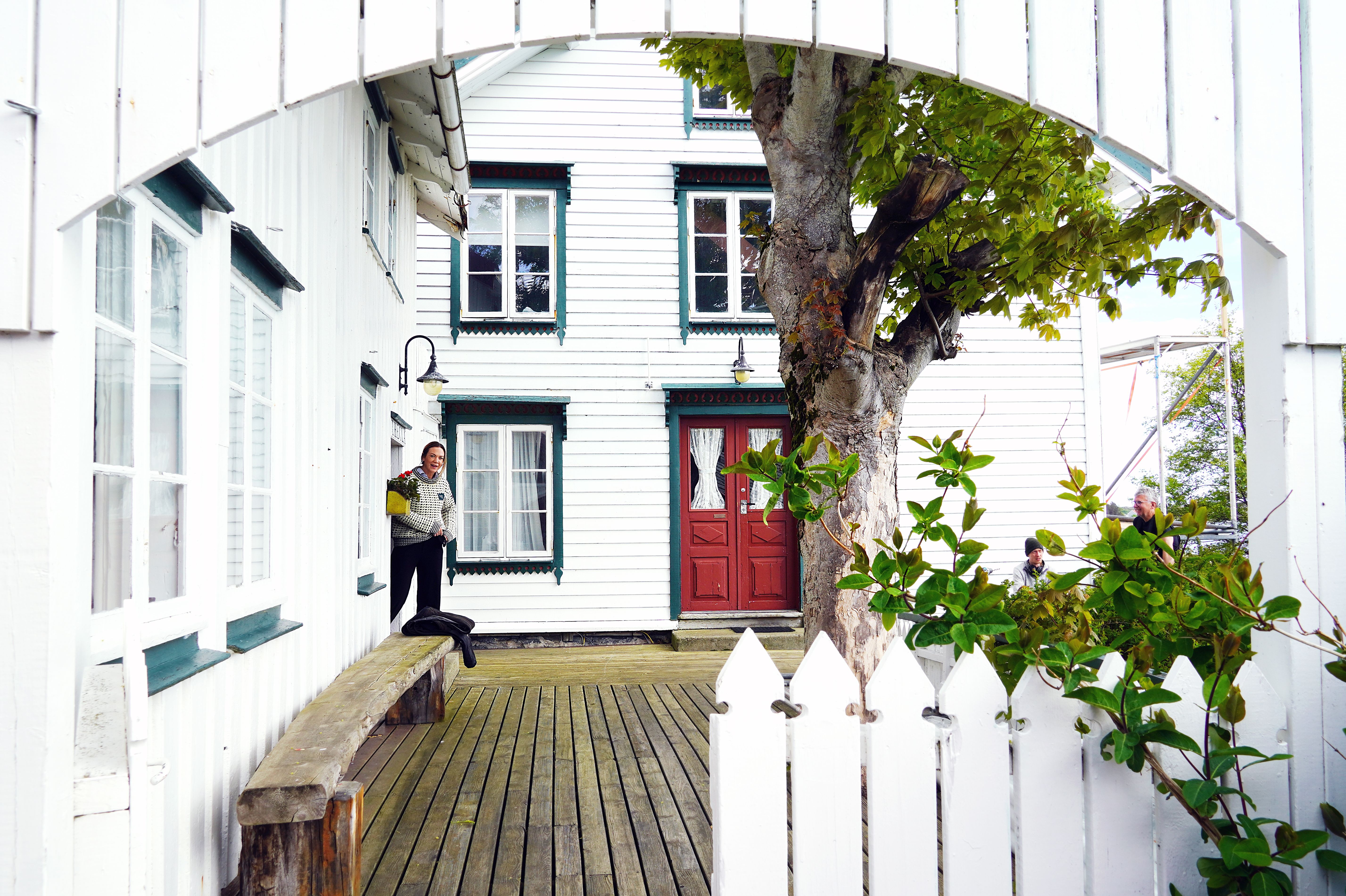 Håholmen Havstuer - a white wooden hotel on an island by the sea