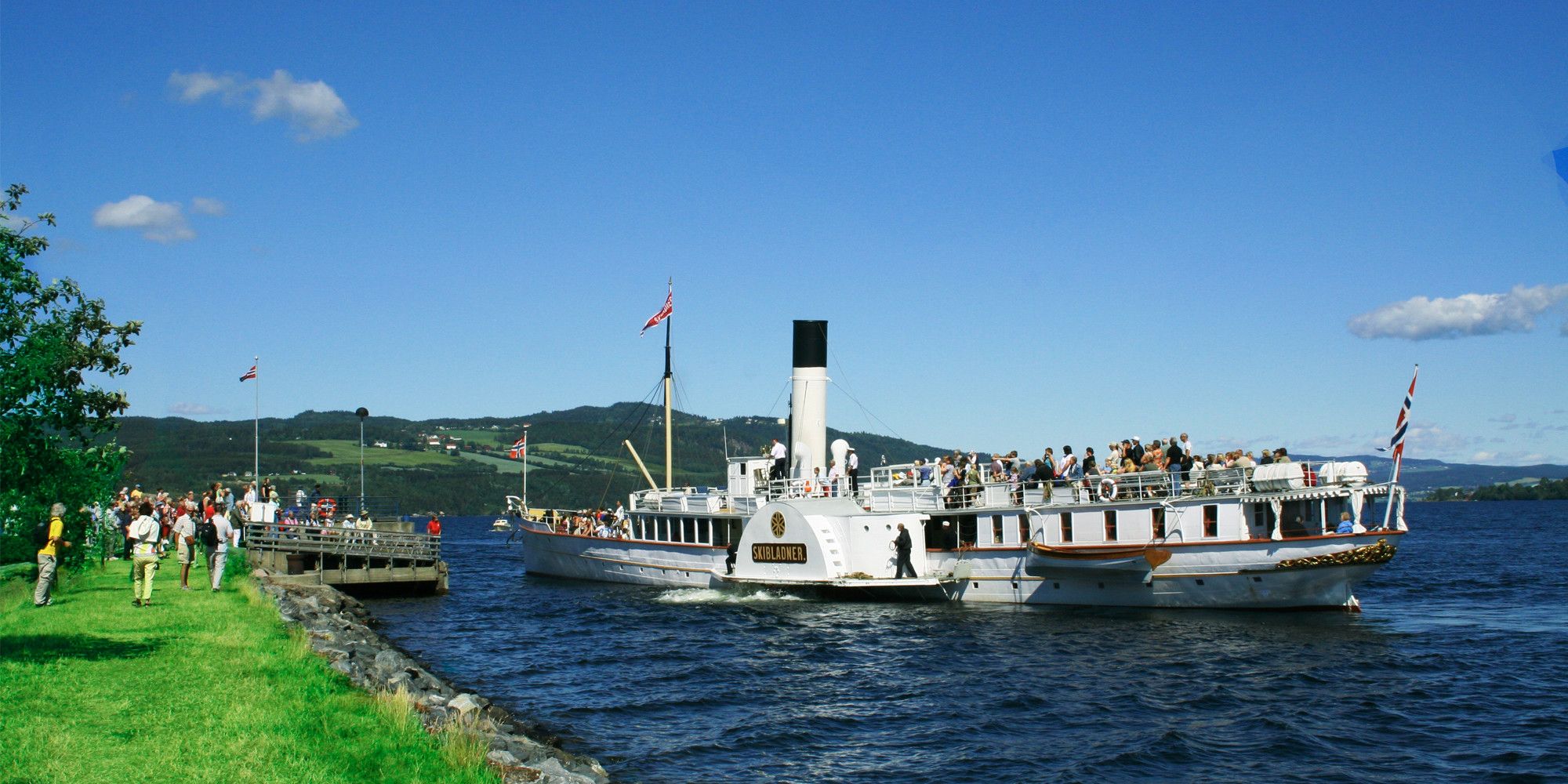 Skibladner leaving the dock at Lake Mjøsa