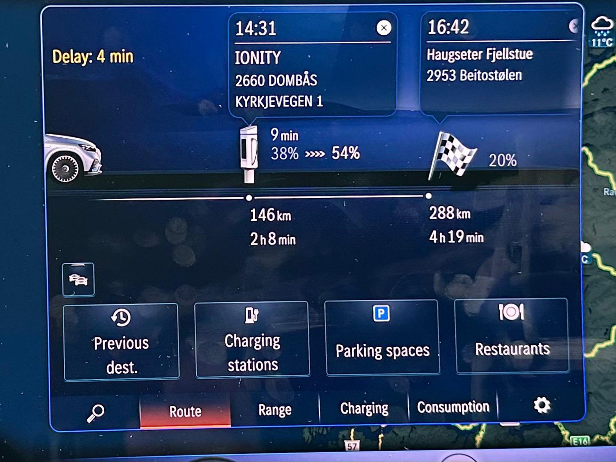 Elbil dashboard som viser ladestasjoner