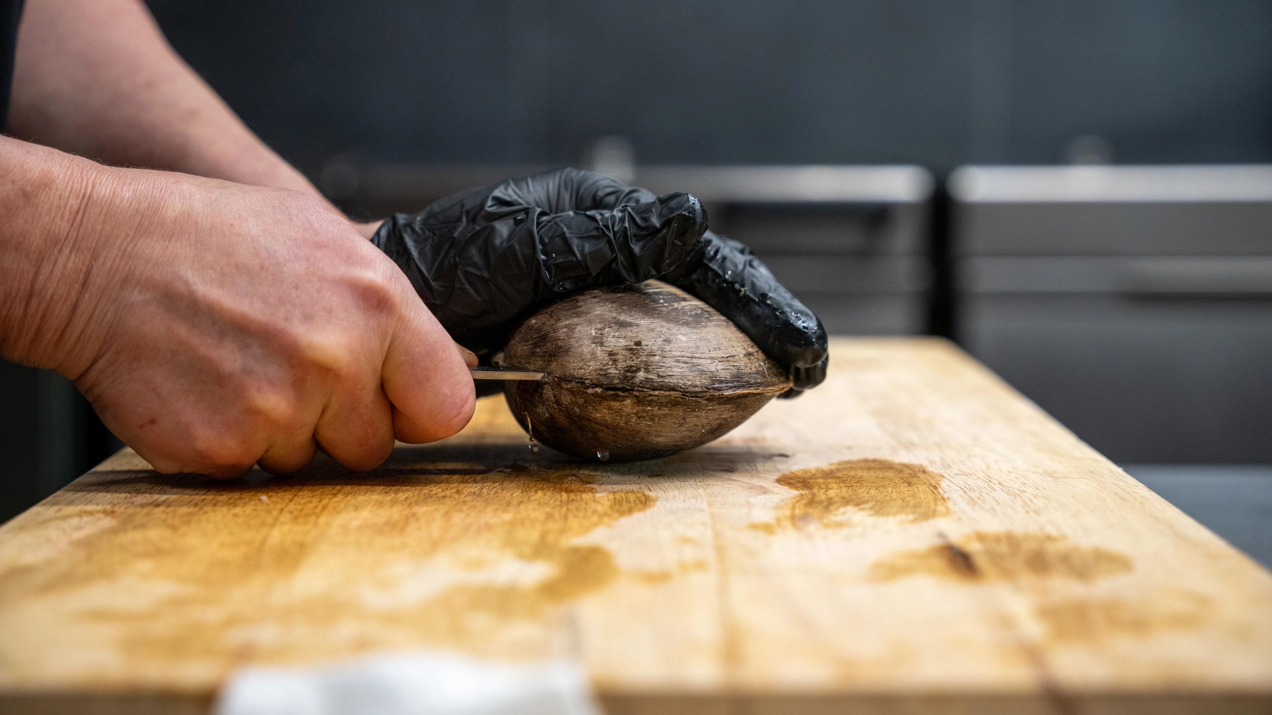 Kuskjell på kjøkkenet på Credo restaurant på Nasjonalbiblioteket.