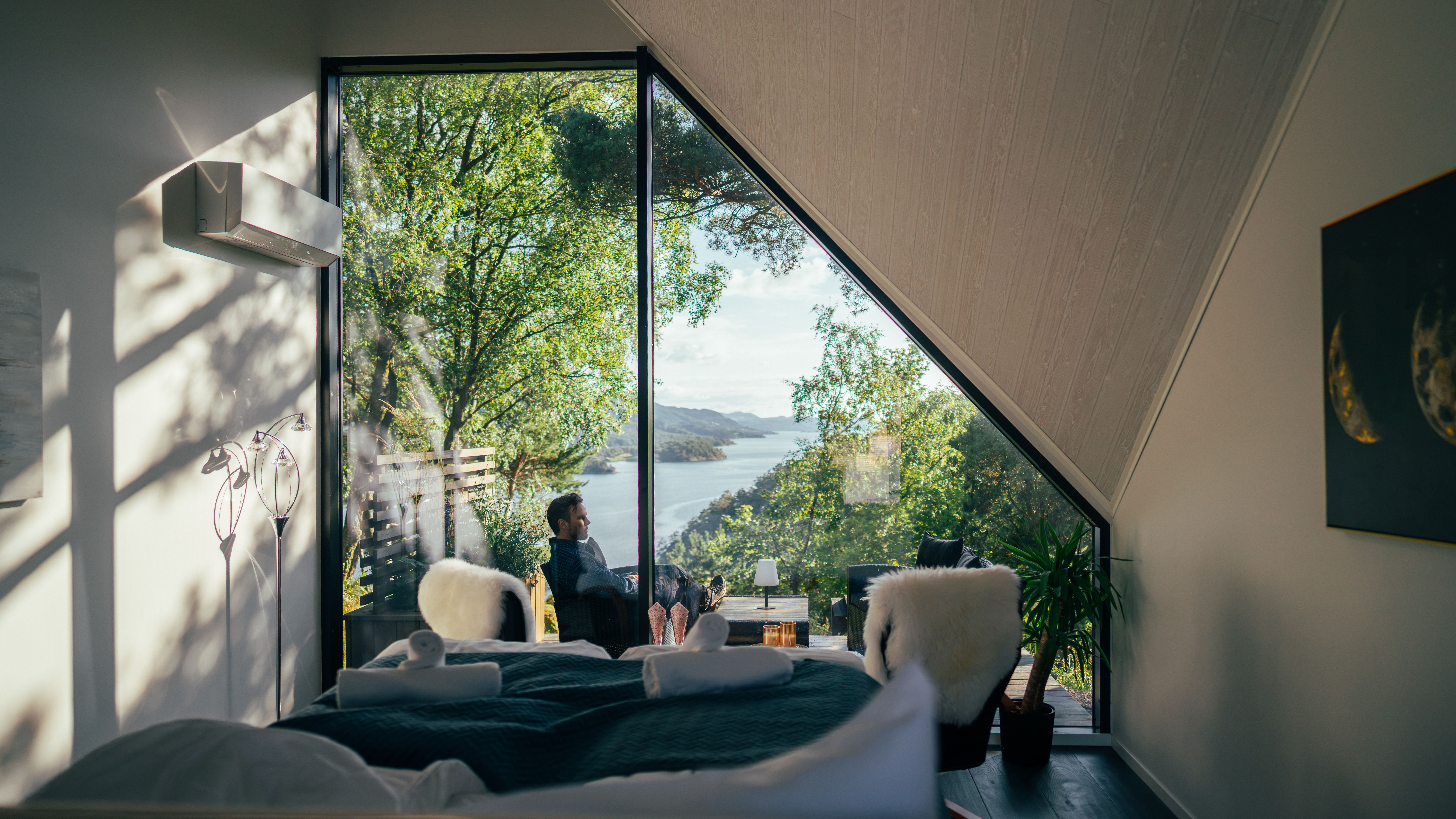 A cabin with an amazing fjord view.