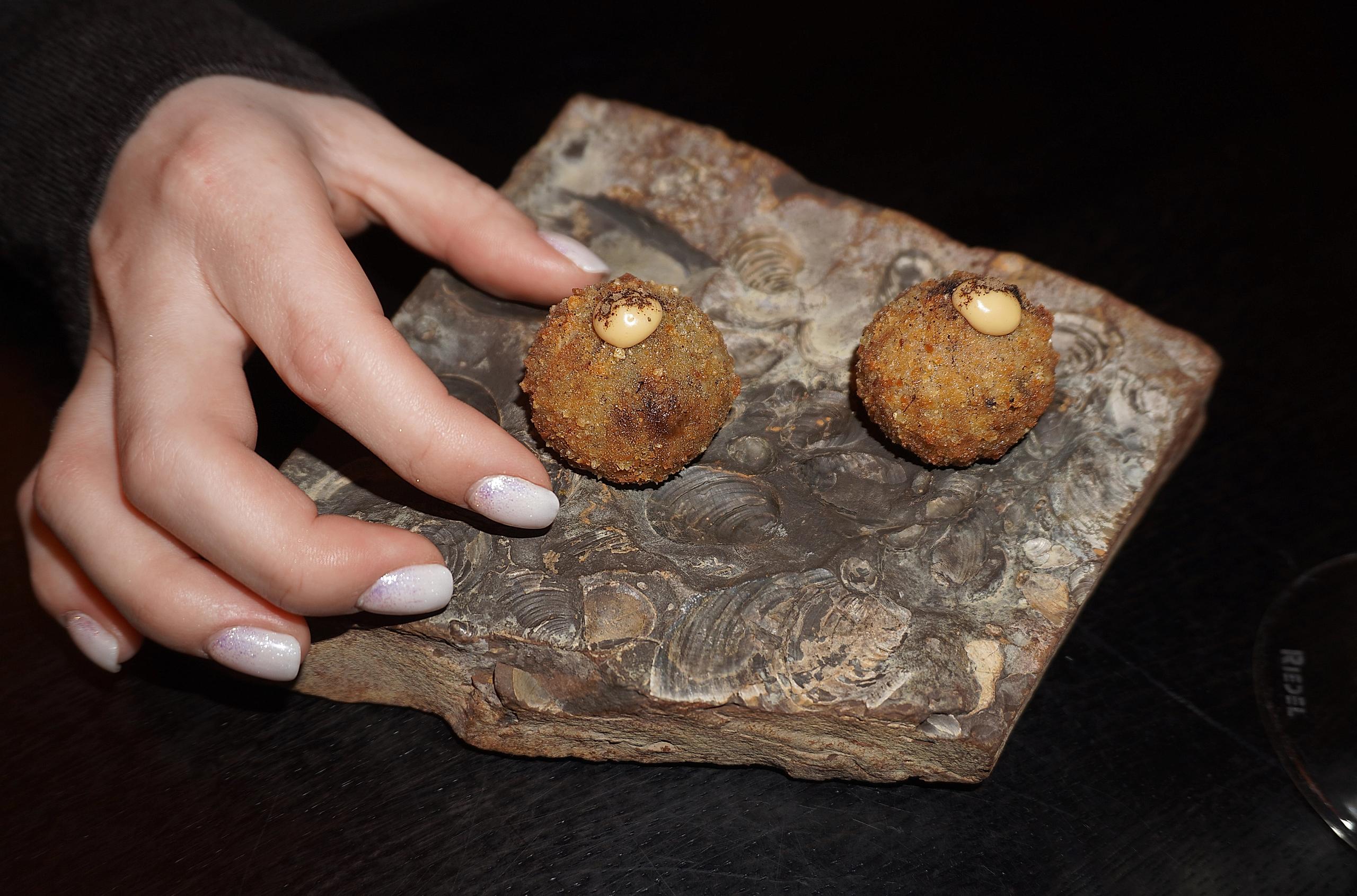 Kroketter av selkjøtt servert på Huset Restaurant