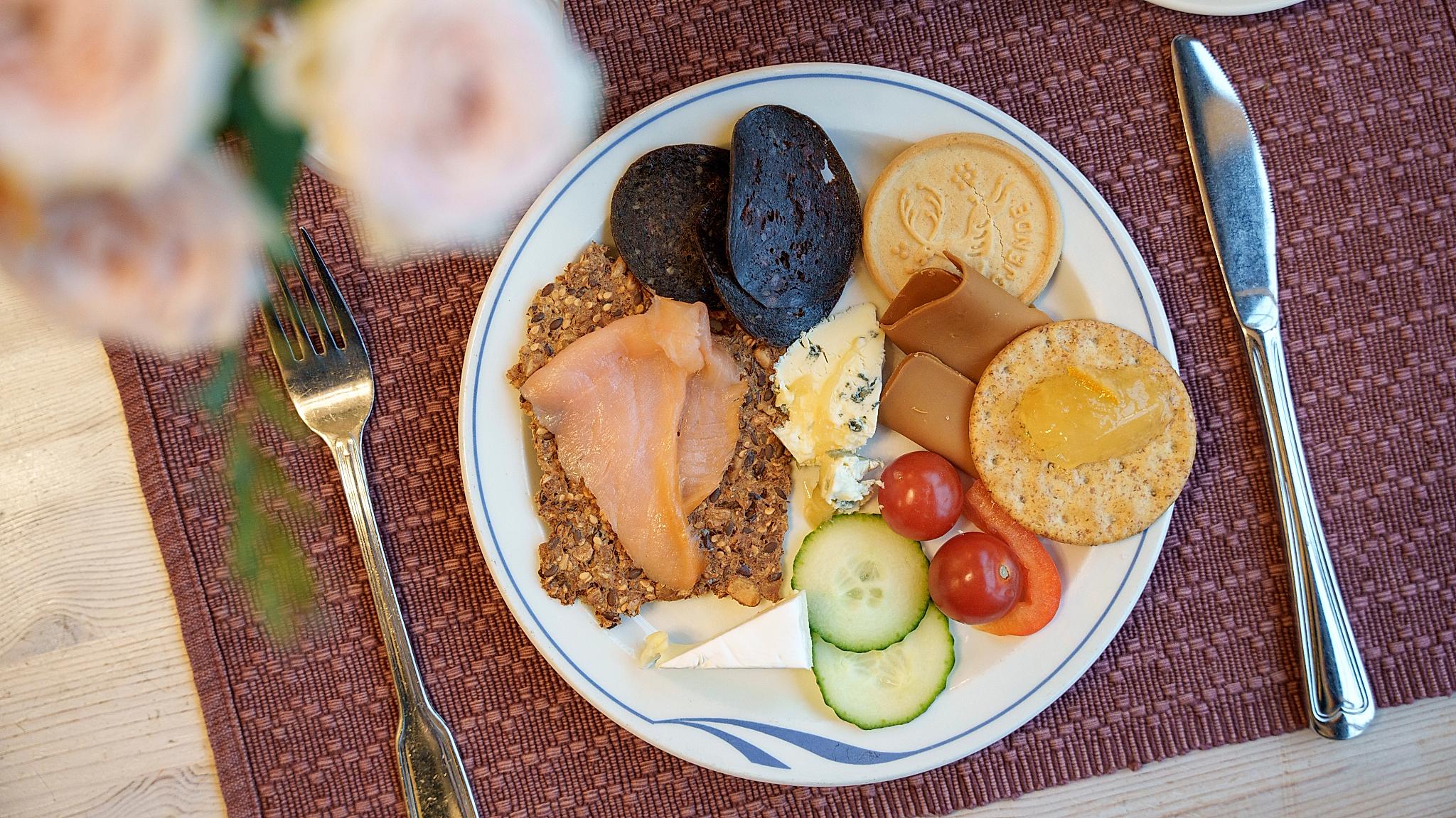 Et utvalg av frokostmat fra Bessheim Fjellstue.