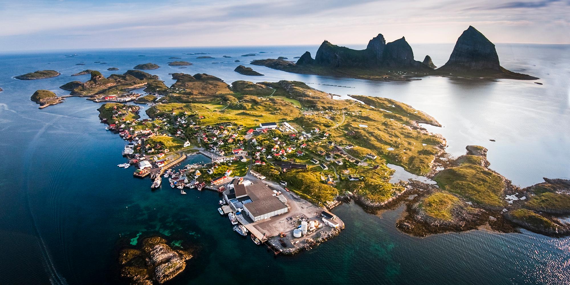 Vista aérea de Træna, en Helgeland, Norte de Noruega.