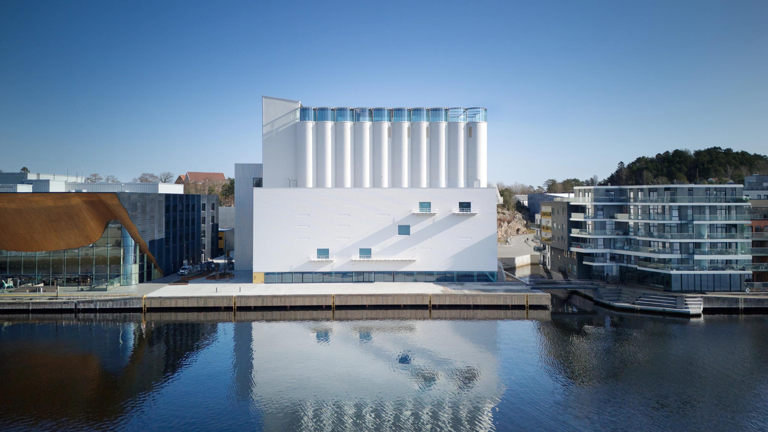 Kunstsiloen på Odderøya i Kristiansand sett forfra